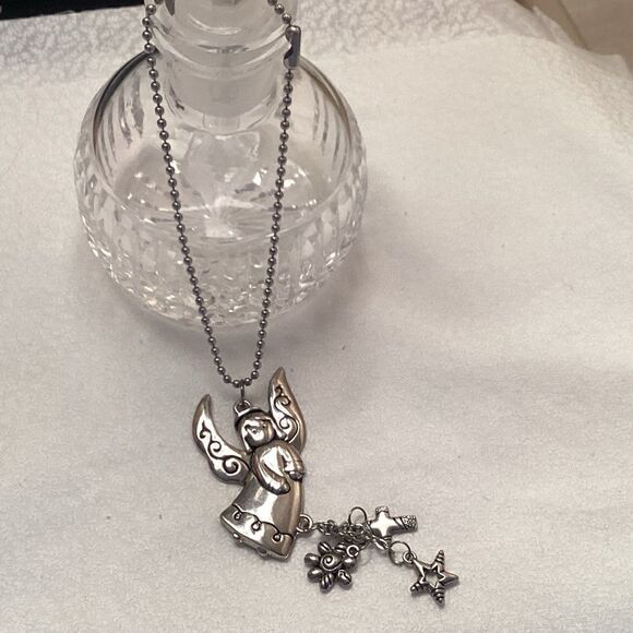 Silvertone Angel Pendant - Picture 5 of 5